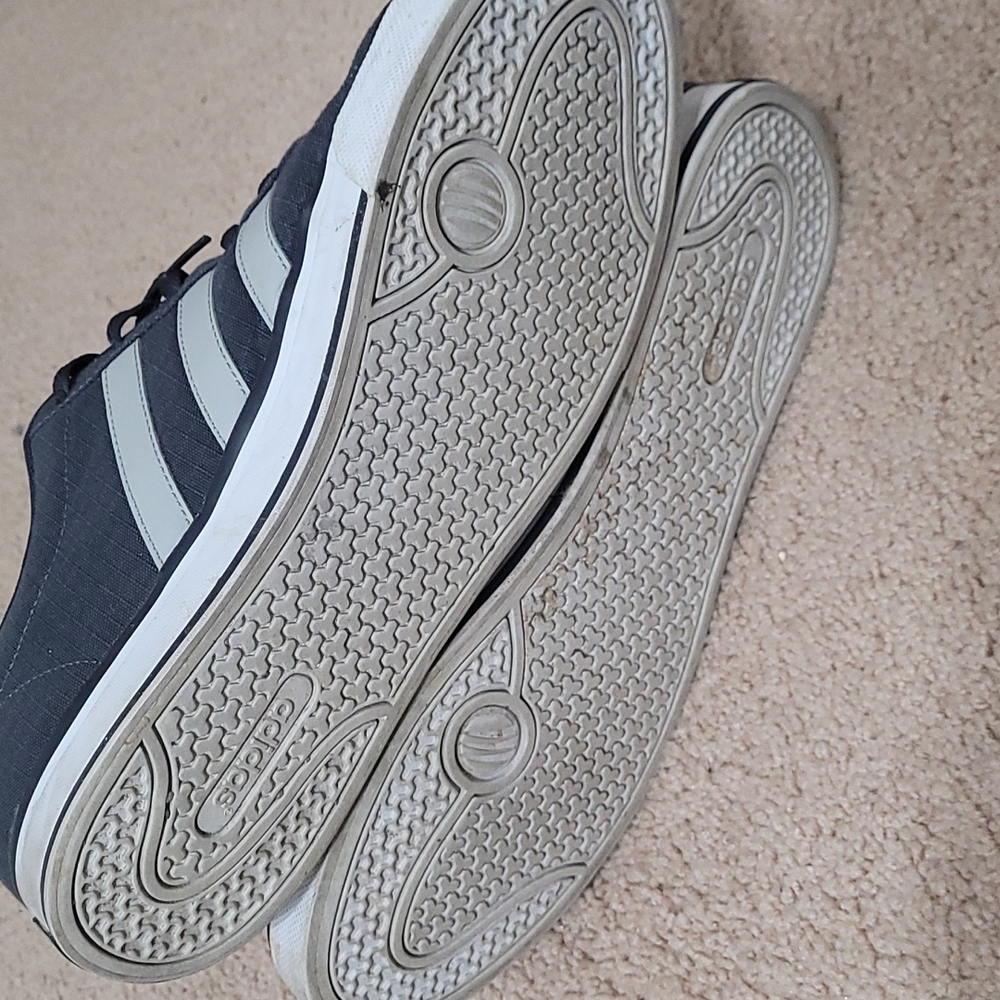 Adidas - Picture 5 of 6